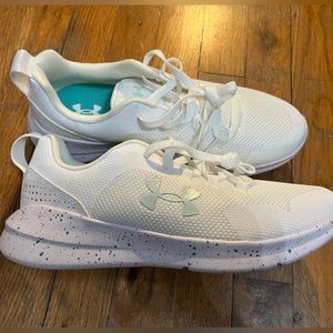 UA white size 9 woman’s shoe’s
